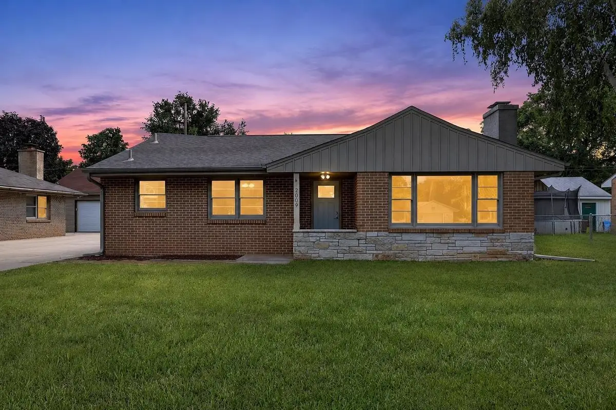2009 S Glen Avenue, Beloit, WI 53511 - #1