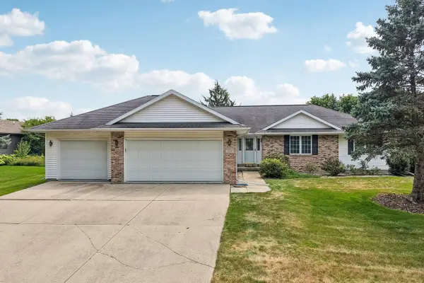 210 Pinnacle Drive, Lake Mills, WI 53551