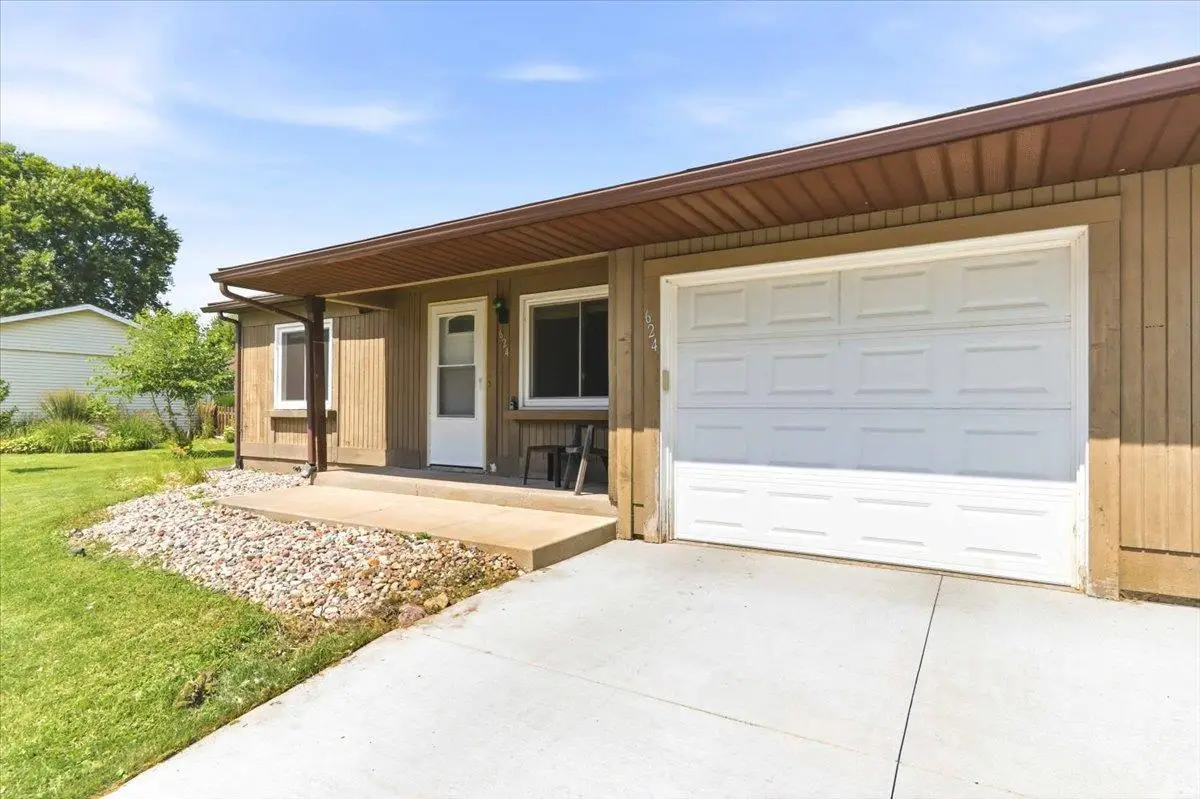 624 Madison Avenue, Baraboo, WI 53913 - #1
