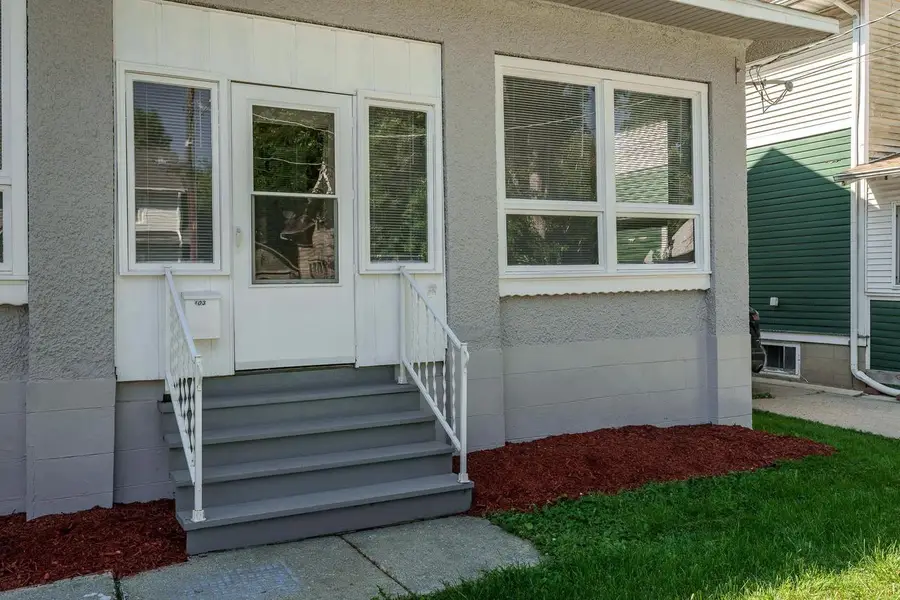 103 E Roosevelt Street, Freeport, IL 61032 - #2