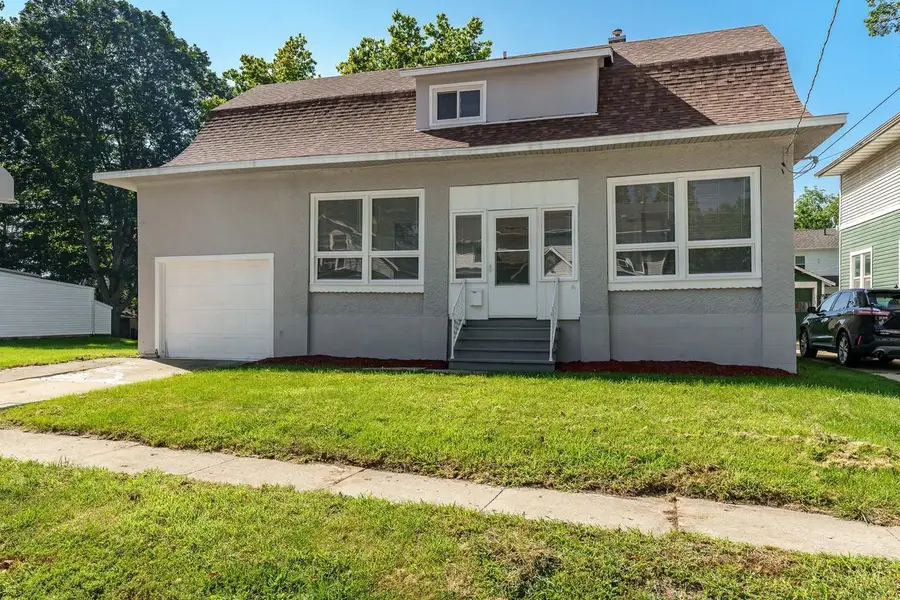 103 E Roosevelt Street, Freeport, IL 61032 - #3