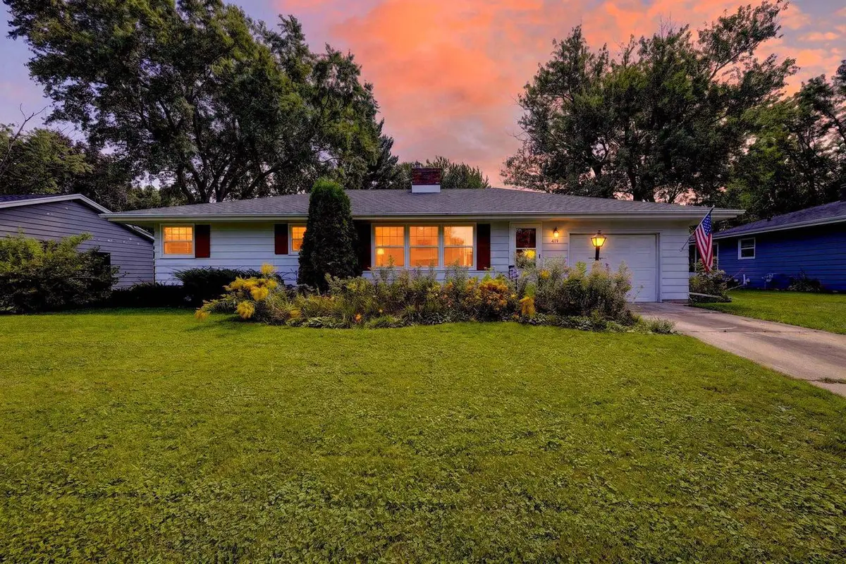 419 W Elm Street, Sun Prairie, WI 53590 - #1