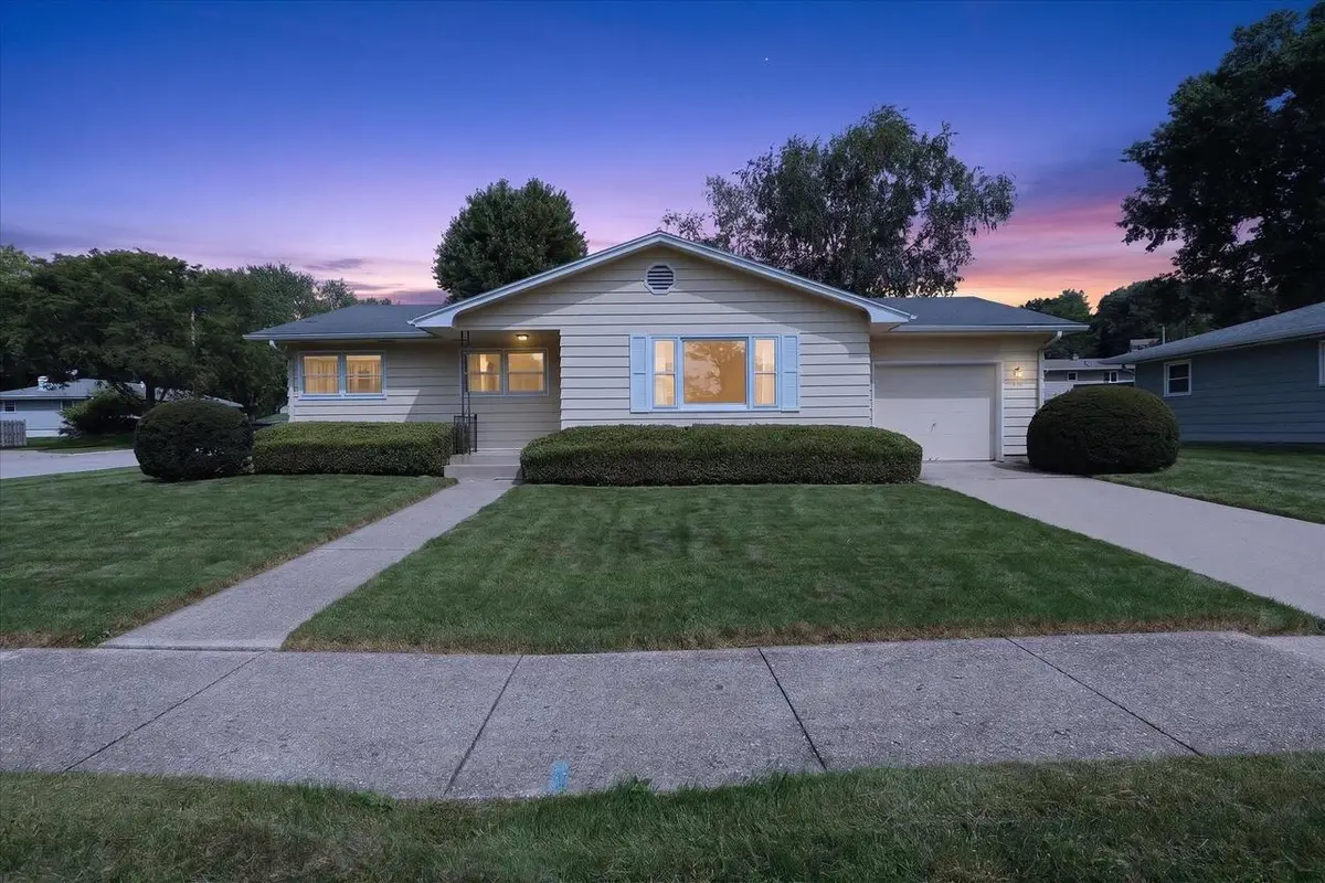 2016 Moreland Drive, Janesville, WI 53548 - #1