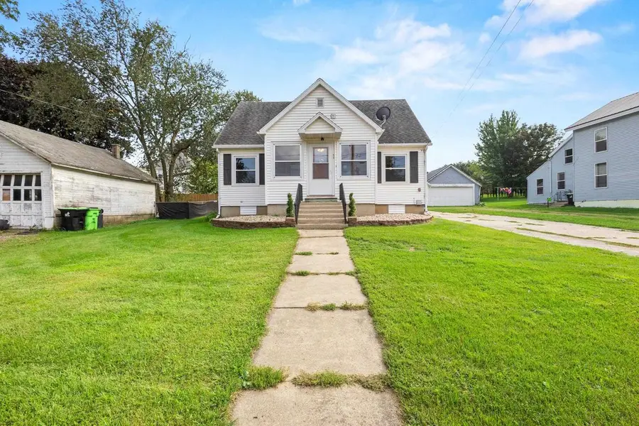 60 W Manchester Street, Markesan, WI 53946 - #2