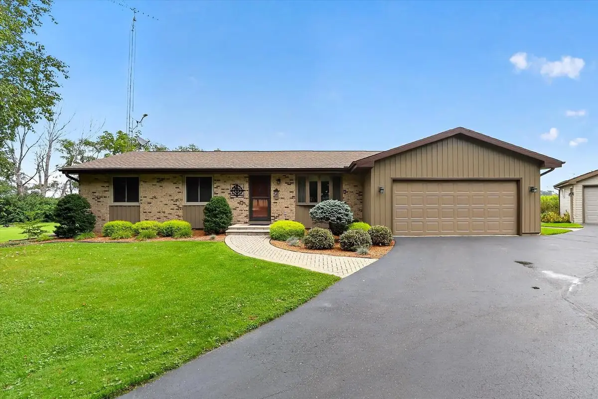 2140 N Polzin Road, Janesville, WI 53548 - #1