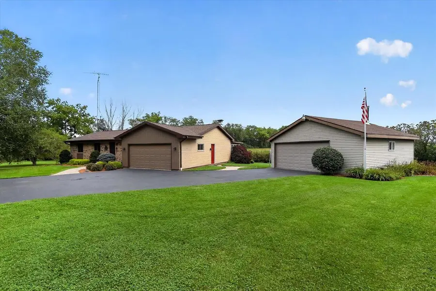 2140 N Polzin Road, Janesville, WI 53548 - #2