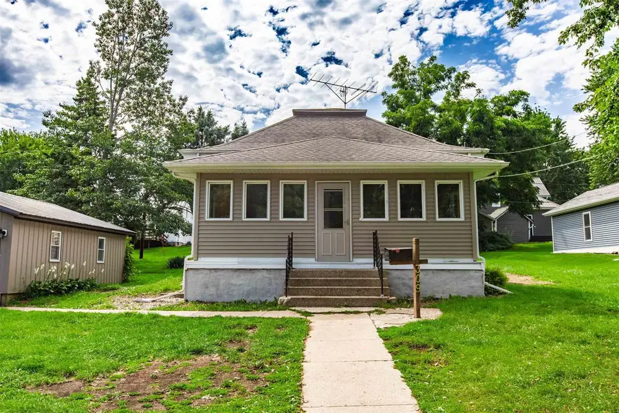 309 E Chapel Street, Dodgeville, WI 53533 - #2
