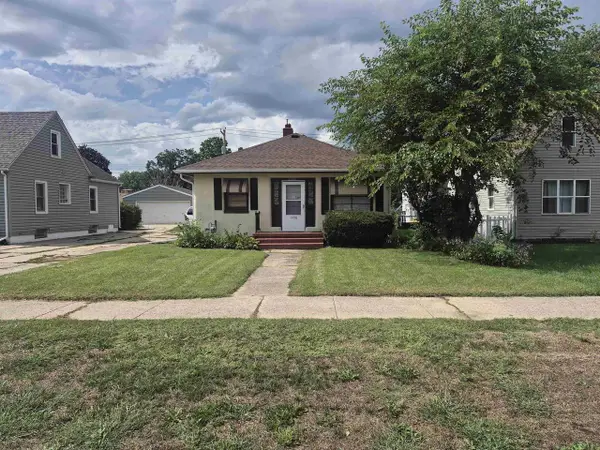 1338 Center Avenue, Janesville, WI 53546