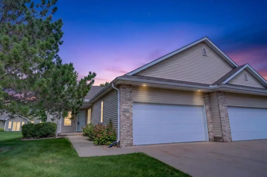 604 Springbrook Circle, Deforest, WI 53532 - #3
