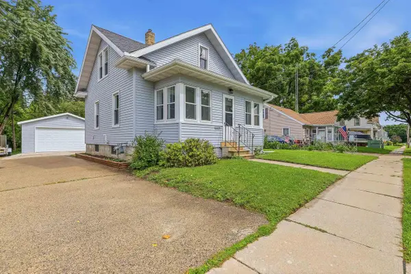 310 W Burnett Street, Beaver Dam, WI 53916