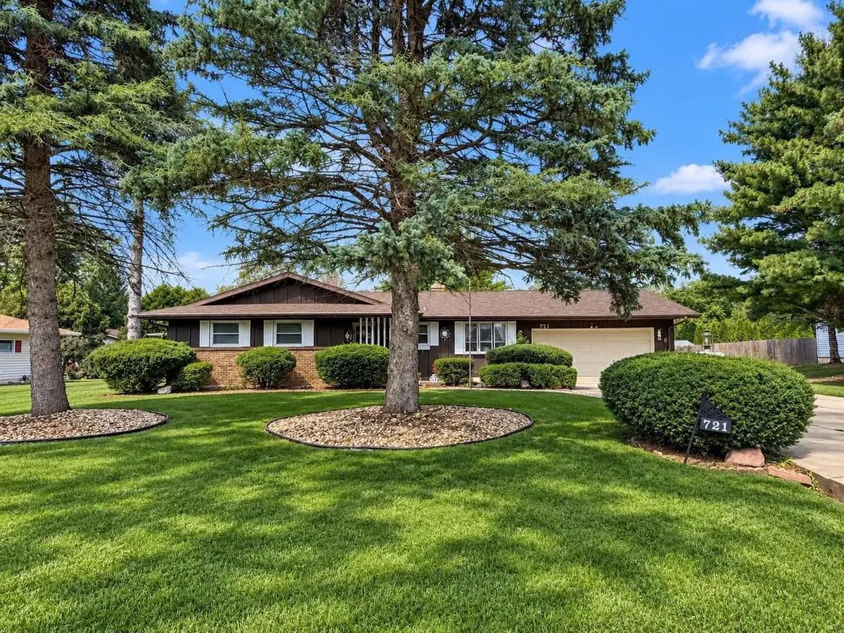 721 E Morning Glory Lane, Beloit, WI 53511 - #1
