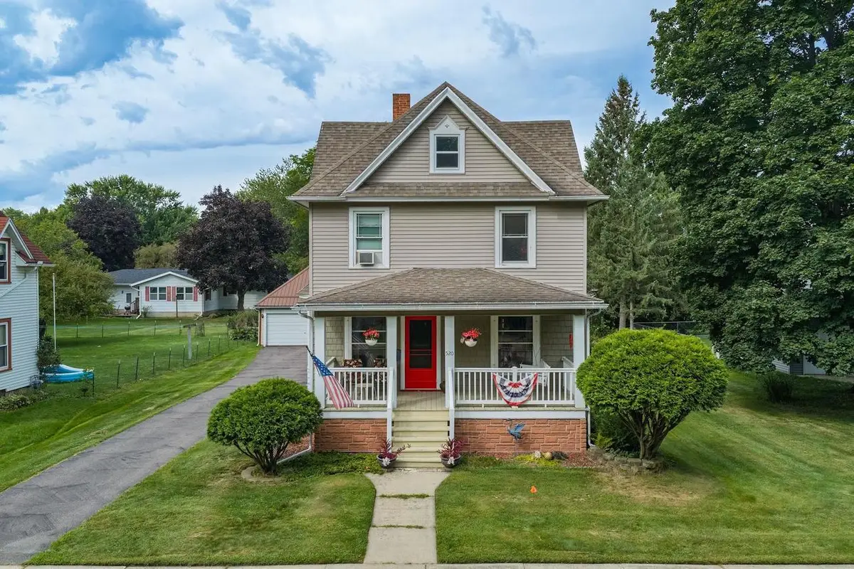 520 Ellinwood Avenue, Reedsburg, WI 53959 - #1
