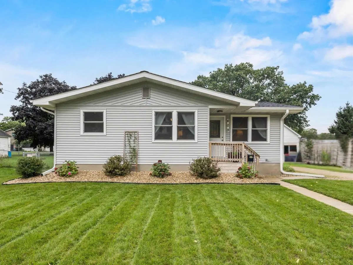 409 S 2nd Street, Evansville, WI 53536 - #1