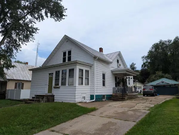 418-418 1/2 8th Avenue, Baraboo, WI 53913