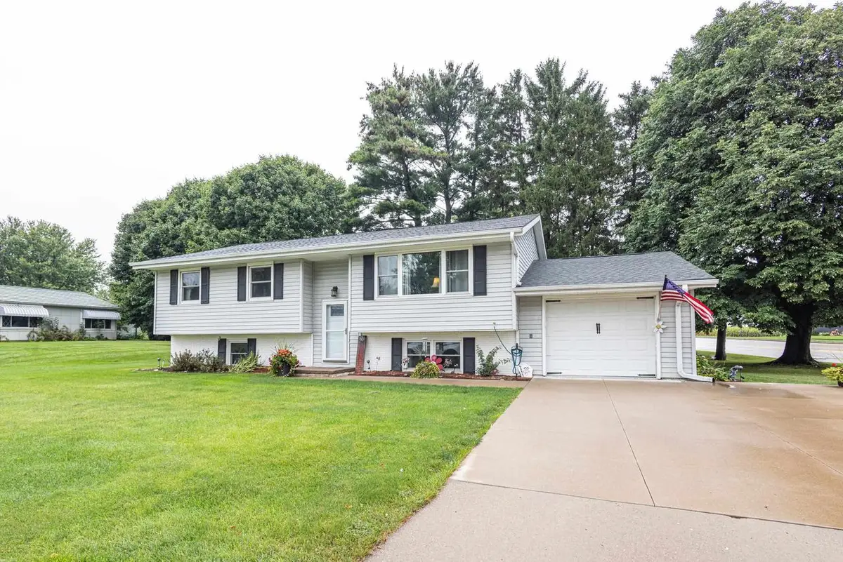107 W Bryan Street, Cuba City, WI 53807 - #1