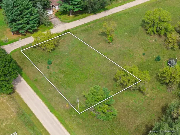 L17 Wren Algonquin Court, La Valle, WI 53941