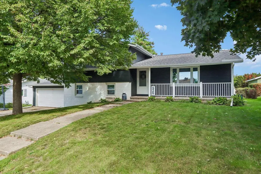 926 Hillside Drive, Jefferson, WI 53549 - #3