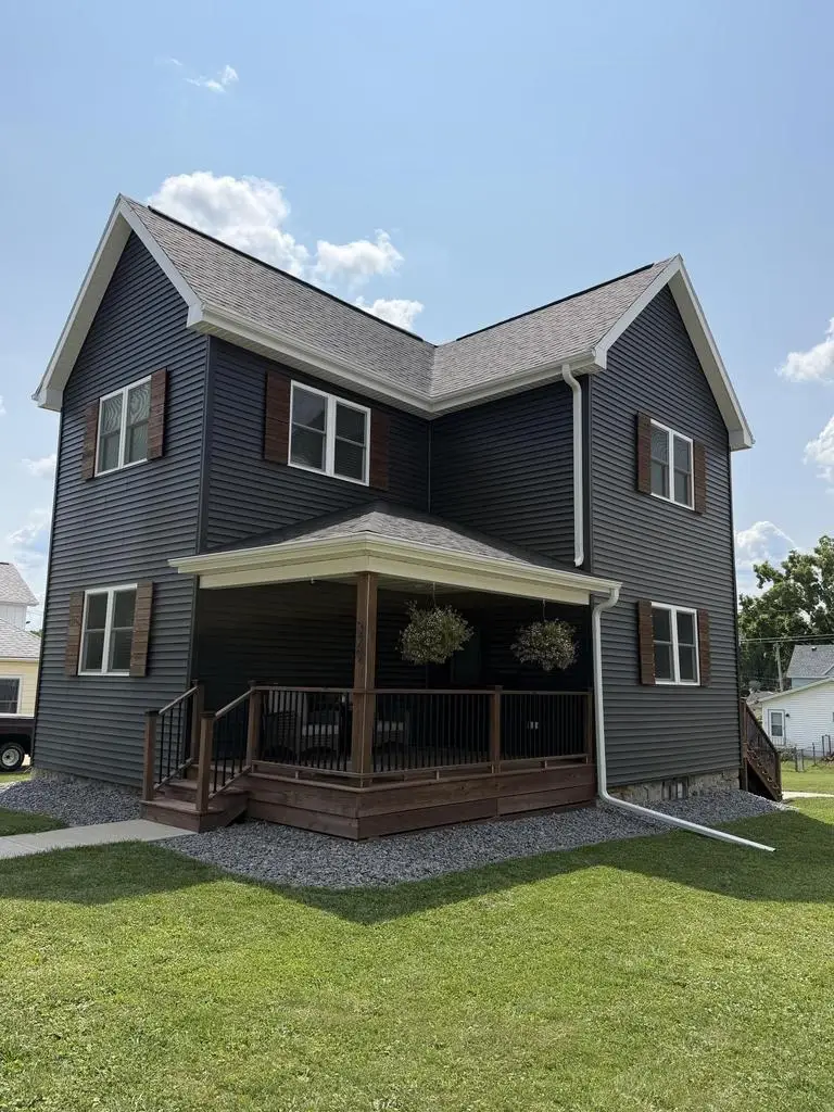 329 W Fountain Street, Dodgeville, WI 53533 - #1