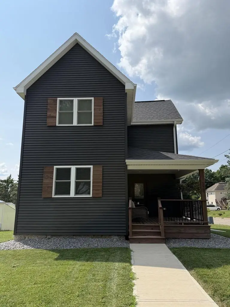 329 W Fountain Street, Dodgeville, WI 53533 - #2