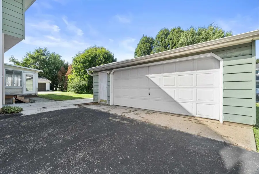 7850-7852 W Van Beck Avenue, Milwaukee, WI 53220 - #3