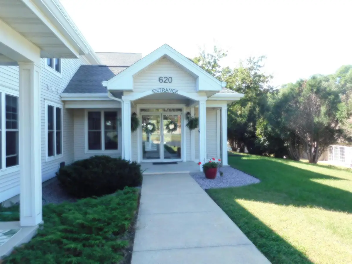 620 Cedar Street #206, Richland Center, WI 53581 - #1