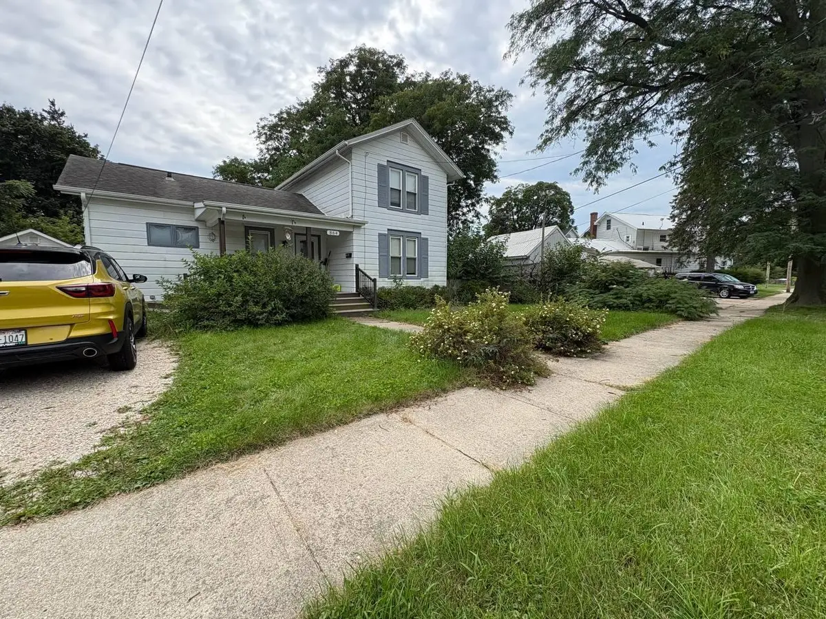 864 Glen Street, Janesville, WI 53545 - #1