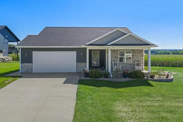 2070 Fawn Valley Court, Reedsburg, WI 53959