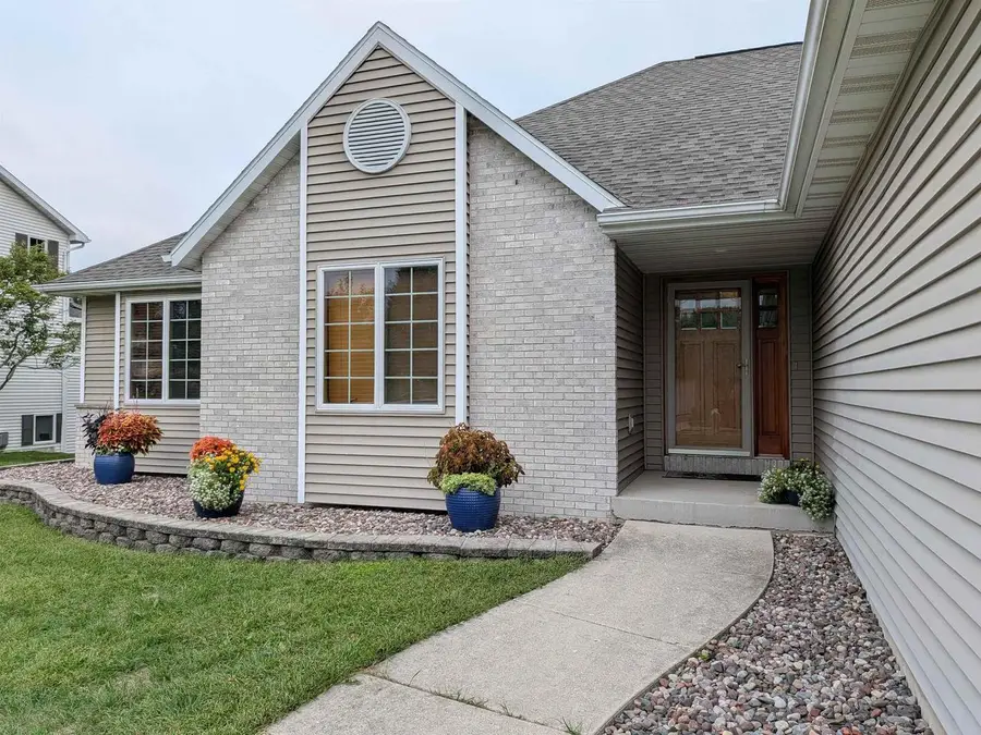 802 Chickadee Drive, Cambridge, WI 53523 - #2