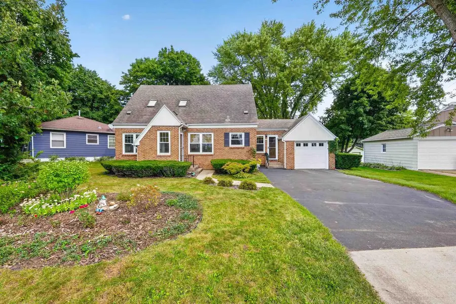 186 Hillcrest Circle, Sun Prairie, WI 53590 - #2