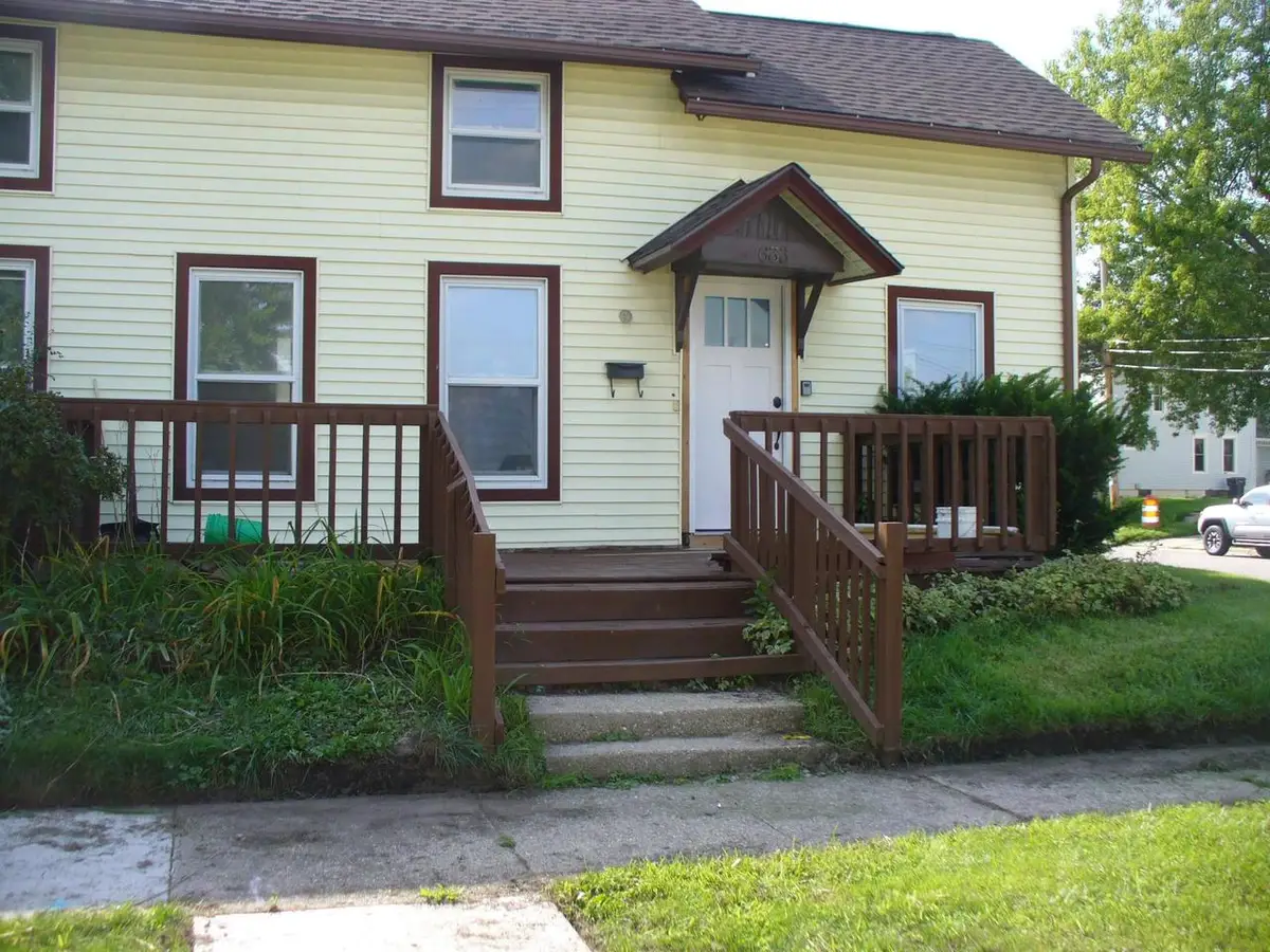 633 N Chatham Street, Janesville, WI 53548 - #1