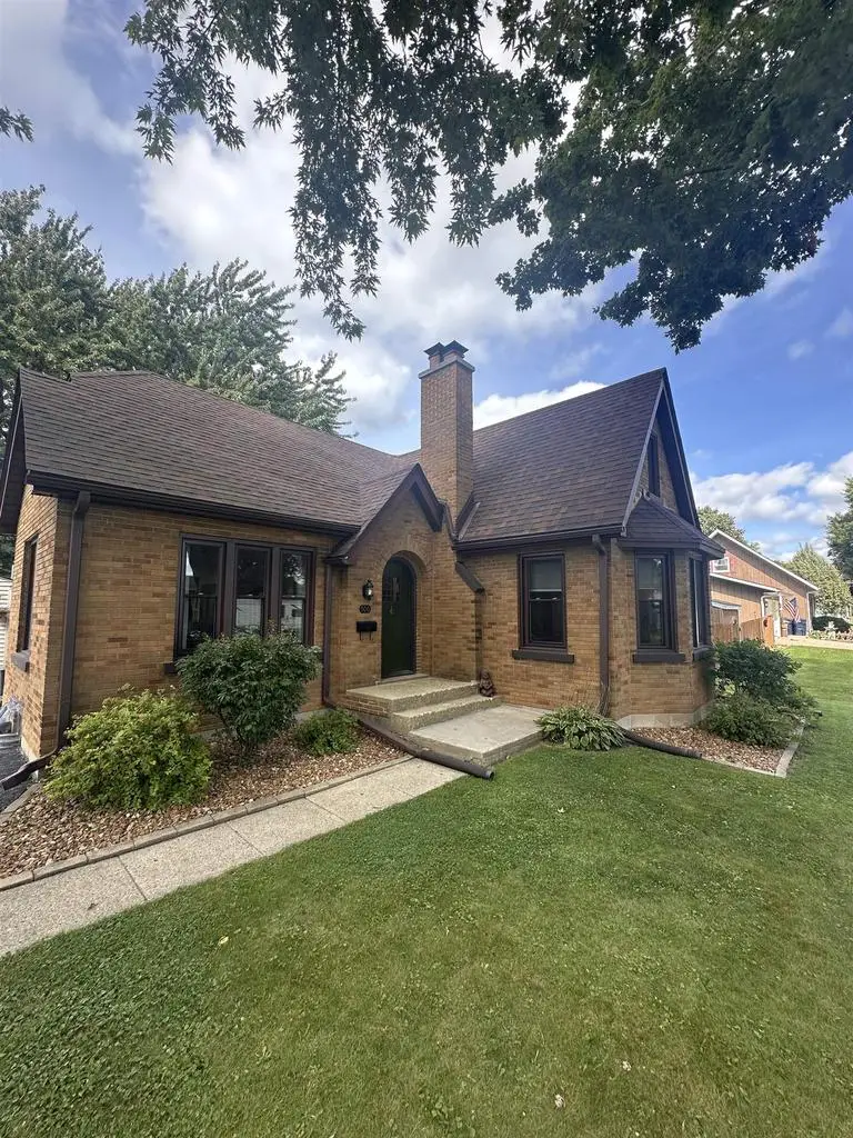506 N Clark Street, Horicon, WI 53032 - #3