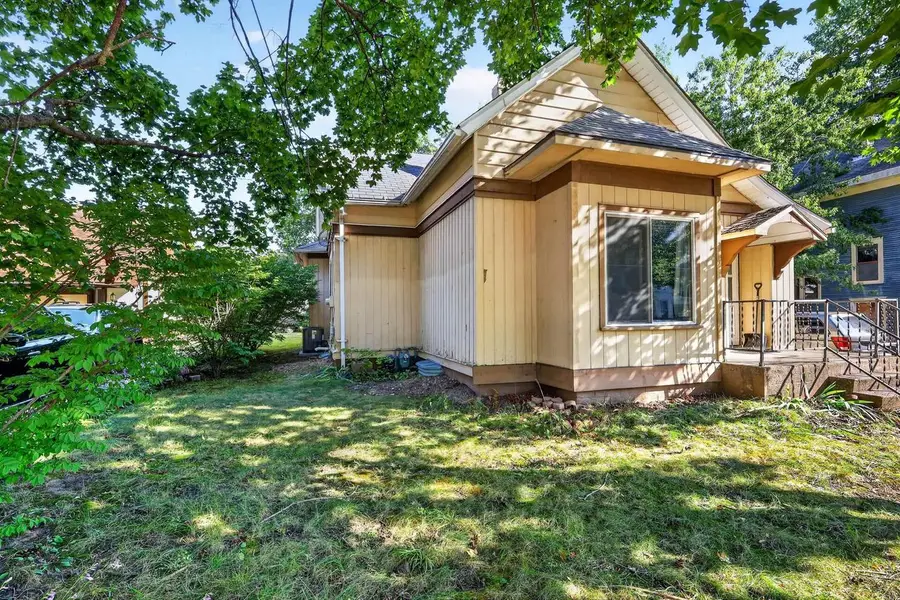 737 W Grand Avenue, Beloit, WI 53511 - #3