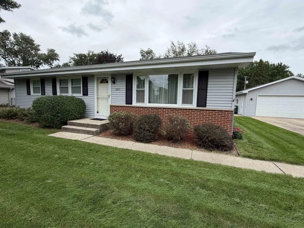 2211 E Easy Street, Beloit, WI 53511 - #1