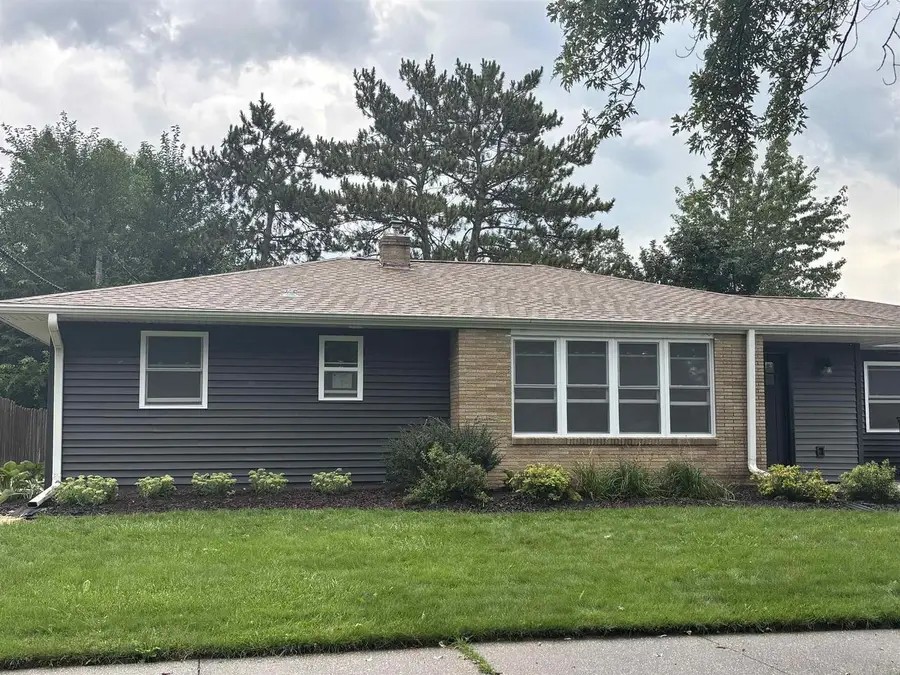 828 N Harmony Drive, Janesville, WI 53545 - #2