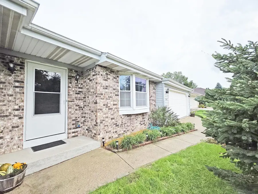 4211 Wilshire Lane, Janesville, WI 53546 - #3