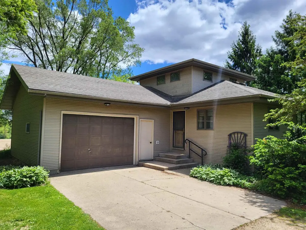 1246 Washington Road, Stoughton, WI 53589 - #1