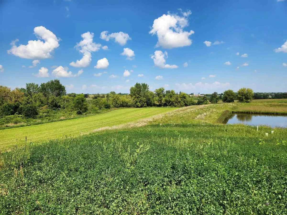 L3 Edward Court, Deforest, WI 53532 - #1