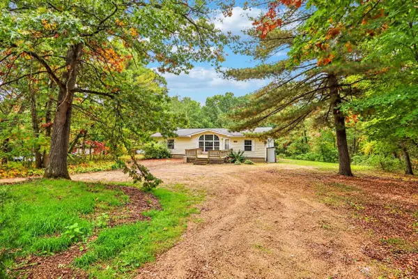 W1292 Arbor Lake, Lyndon Station, WI 53944