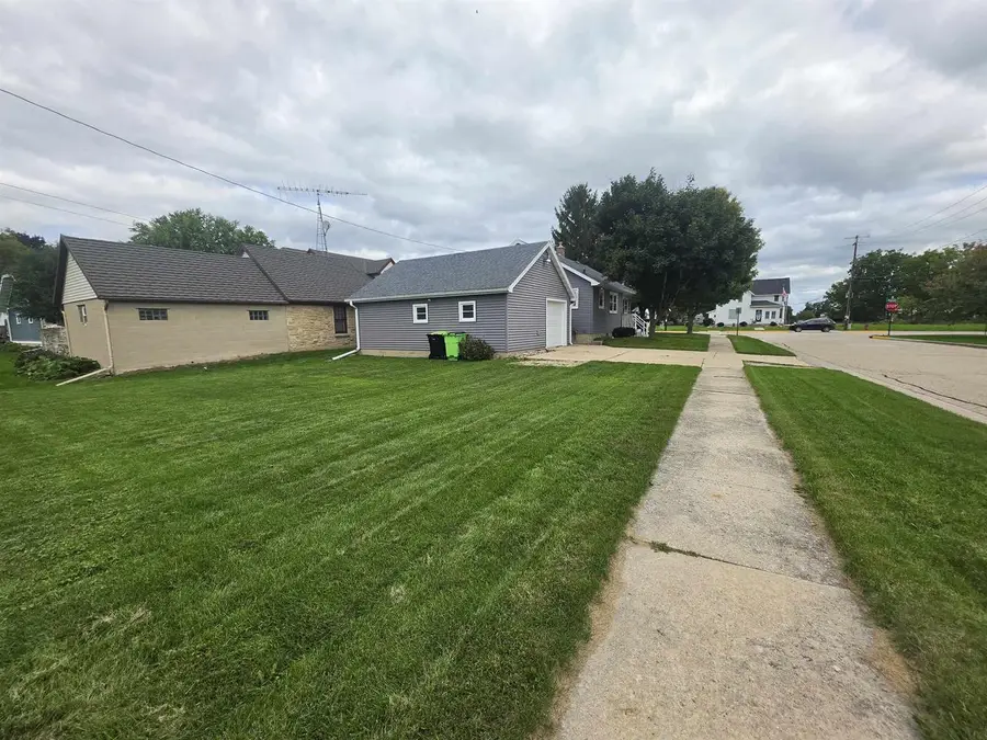 642 S Madison Street, Waupun, WI 53963 - #3