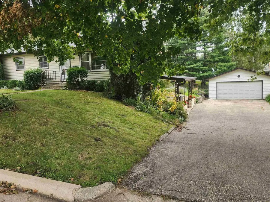 515 N Hickory Street, Platteville, WI 53818 - #2
