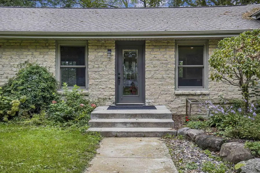 970 Water Street, Prairie Du Sac, WI 53578 - #2