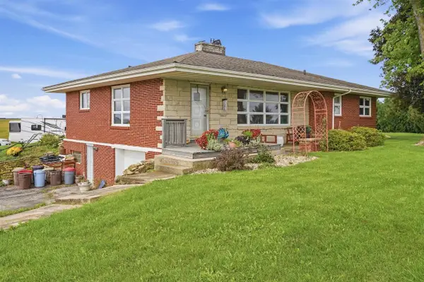 15986 Neilson Road, Darlington, WI 53530