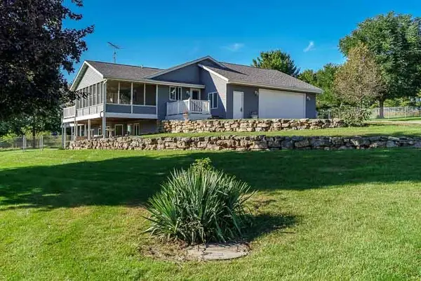 9702 W State Road 81, NEWARK, WI 53511