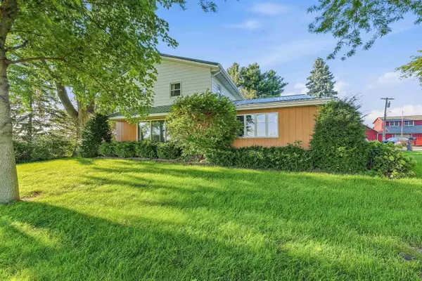 W7274 Hwy 33, Beaver Dam, WI 53916