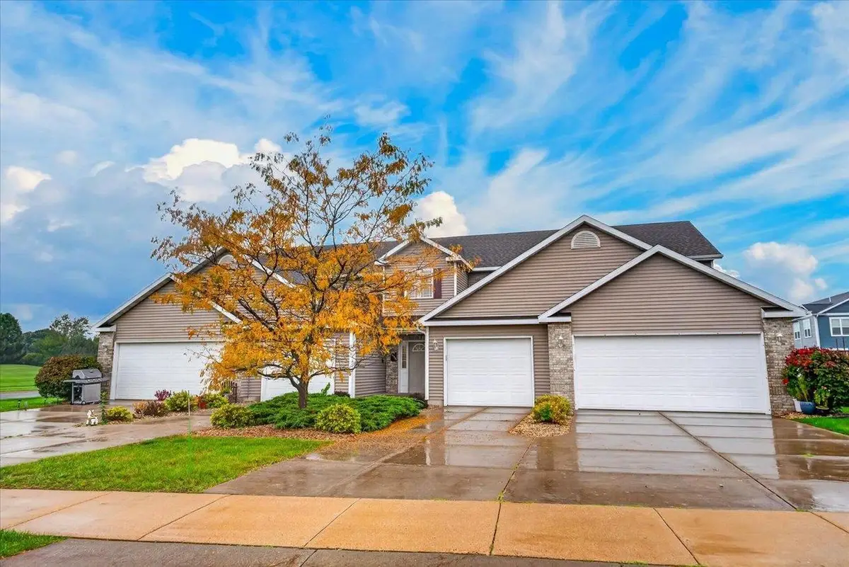 215 Douglas Drive, Brooklyn, WI 53521 - #1