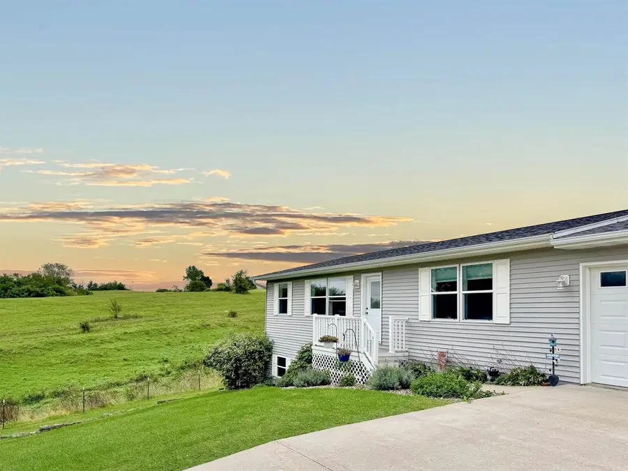 61988 Wildwood Drive, Prairie Du Chien, WI 53821 - #2