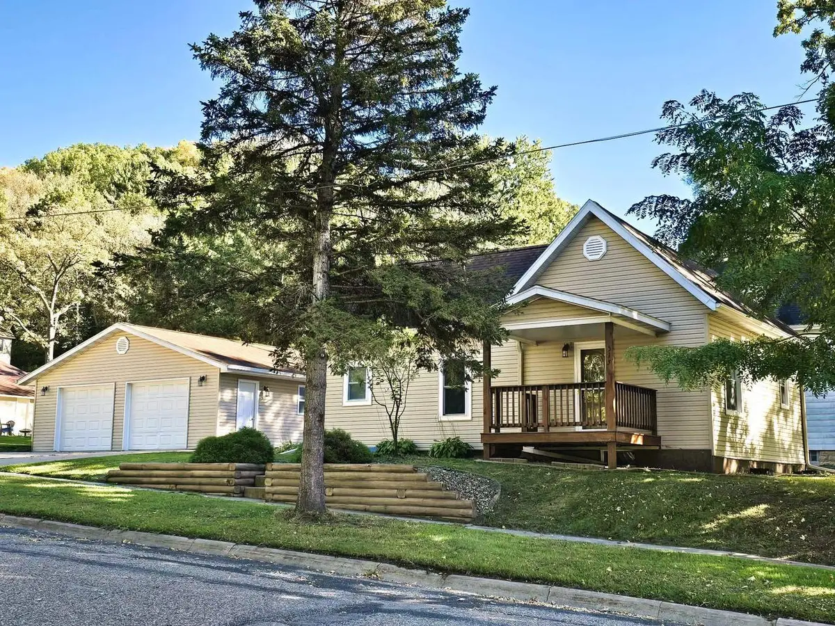 515 E South Street, Richland Center, WI 53581 - #1