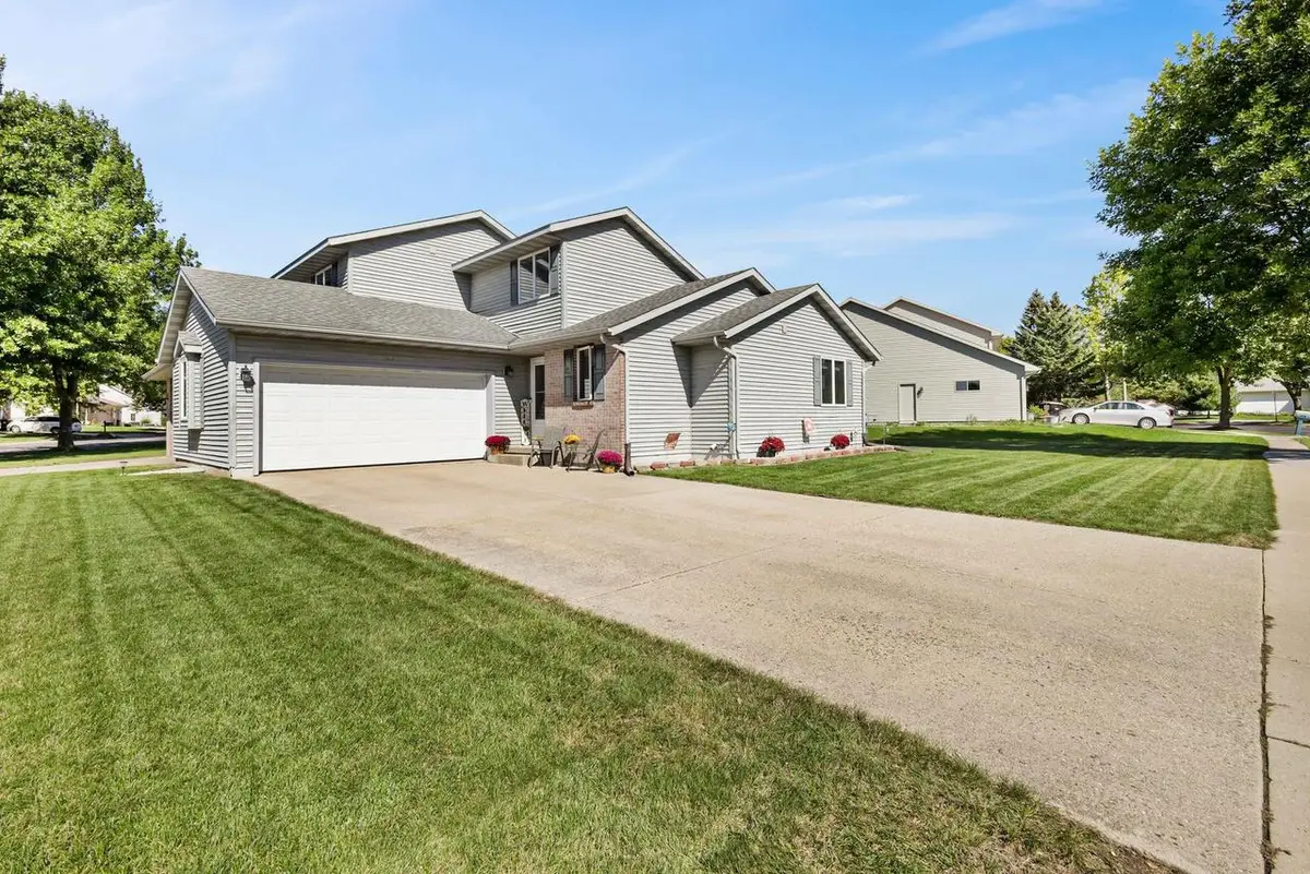 636 Constitution Lane, Deforest, WI 53532 - #1