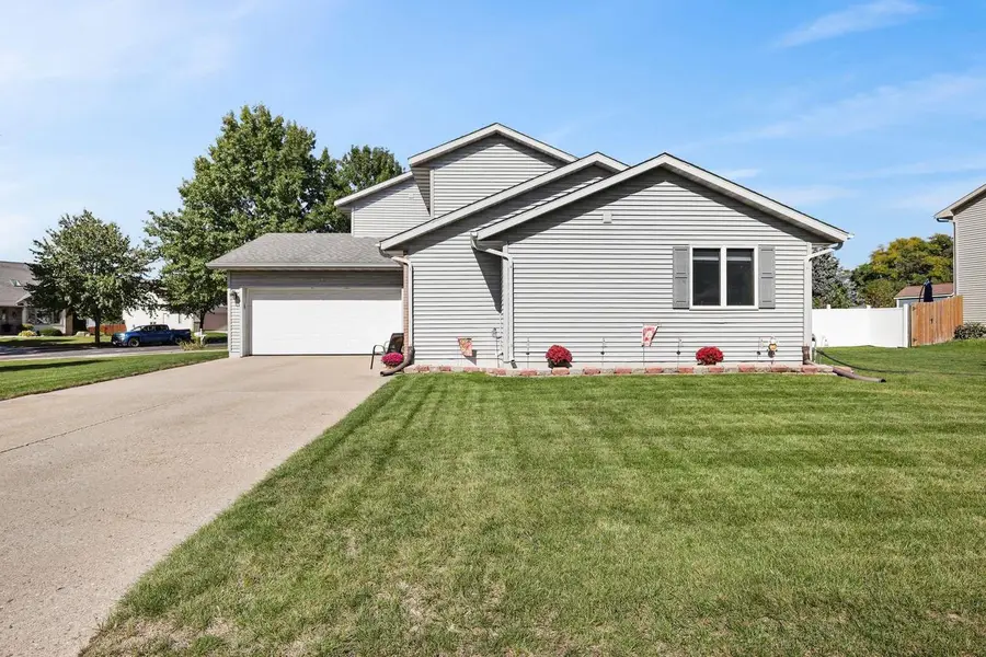 636 Constitution Lane, Deforest, WI 53532 - #2