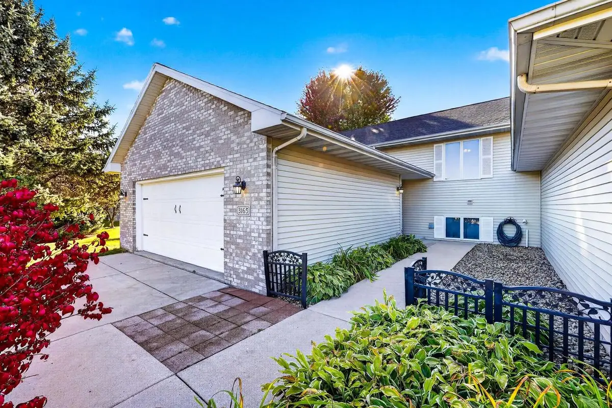 3165 Edmonton Drive, Sun Prairie, WI 53590 - #1
